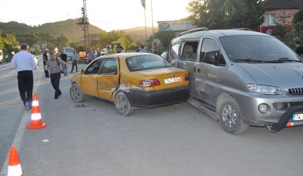 Bartın'da trafik kazası: 10 yaralı