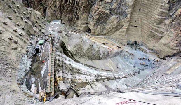 Dünyanın en yüksek 3. barajında kazı çalışmaları tamamlandı