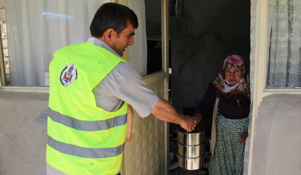 Bitlis Belediyesinden ihtiyaç sahibi ailelere sıcak yemek