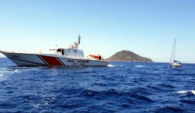 Muğla'da teknede mahsur kalanları Sahil Güvenlik ekipleri kurtardı