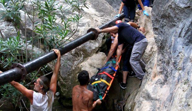 Muğla'da kayalıklardan düşen kadın öldü