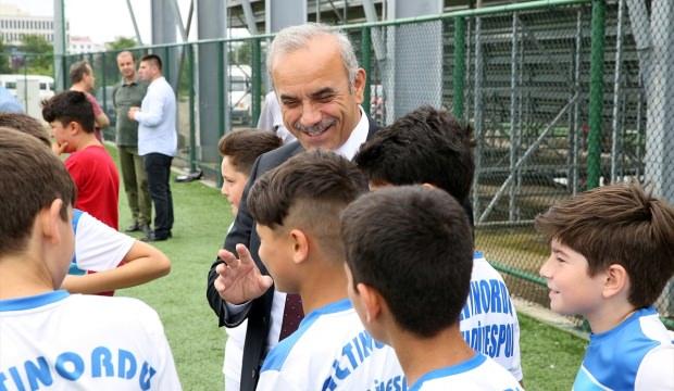 Altınordu Belediyesi Yaz Futbol ve Kaleci Okulu açıldı