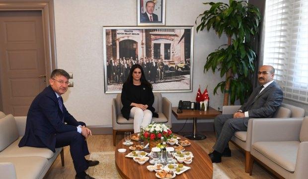 Bakan Sarıeroğlu'ndan Adana Valisi Demirtaş'a ziyaret