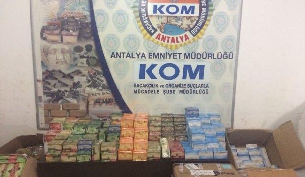 Antalya'da kaçak tütün operasyonu