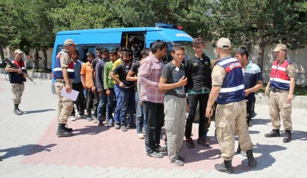 Erzincan'da 33 kaçak göçmen yakalandı