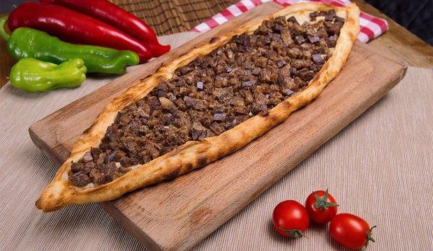 Kavurmalı pide nasıl yapılır?