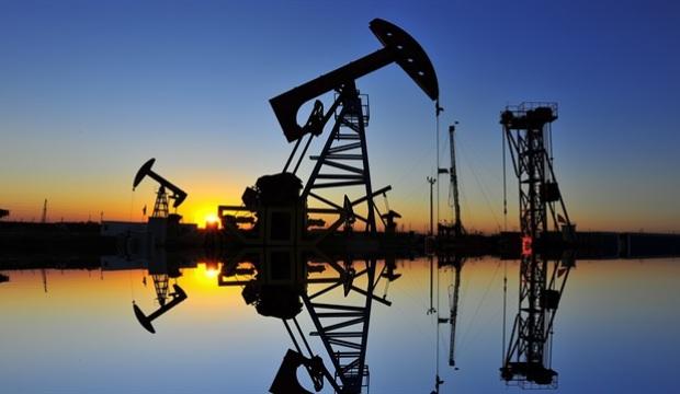 Petrol bolluğunda krizle boğuşuyorlar!
