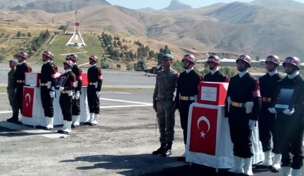 Şehit asker eşi ile 11 aylık bebeğe son görev