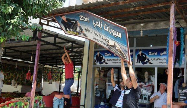 Adana'da Arapça tabelalar kaldırıldı