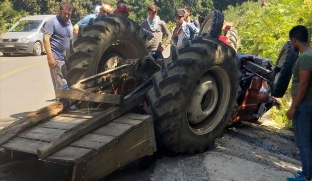 Düzce'de traktör devrildi: 2 yaralı
