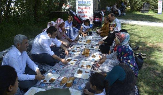 Engelli vatandaşlar piknikte buluştu