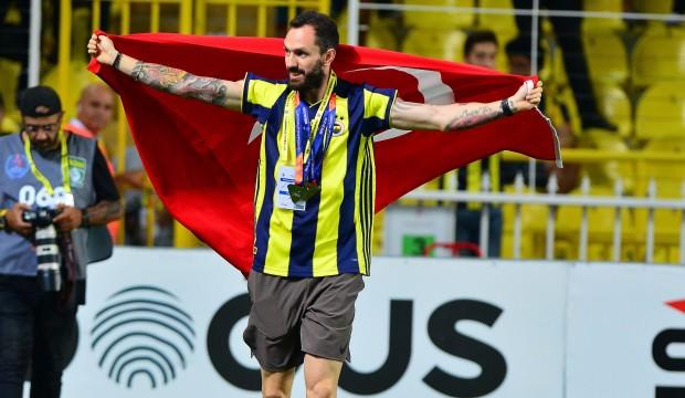 Fenerbahçe’de Ramil Guliyev’e plaket verildi