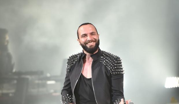Berkay başörtülü izleyicilerini böyle savundu