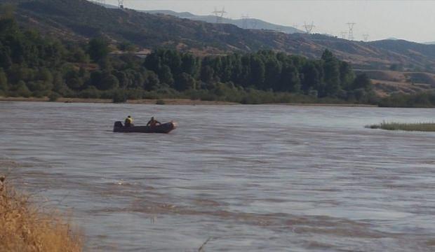 AFAD, Murat Nehri'nde mahsur kalan şahsı kurtardı
