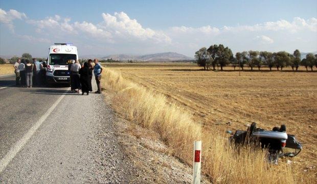 Sivas'ta otomobil şarampole devrildi: 5 yaralı