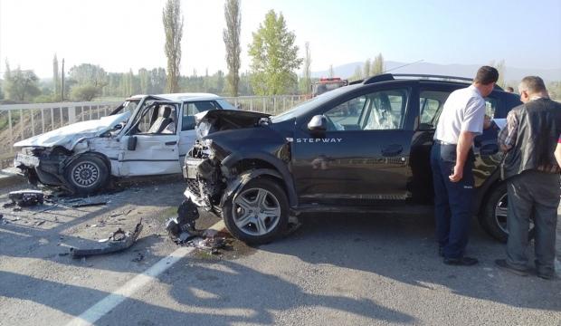 Kütahya'da trafik kazası: 6 yaralı