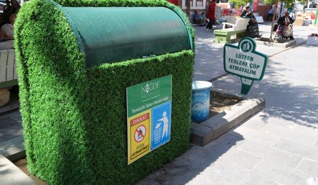 Yeni Çarşı'da çöp konteynerleri "yeşillendi"