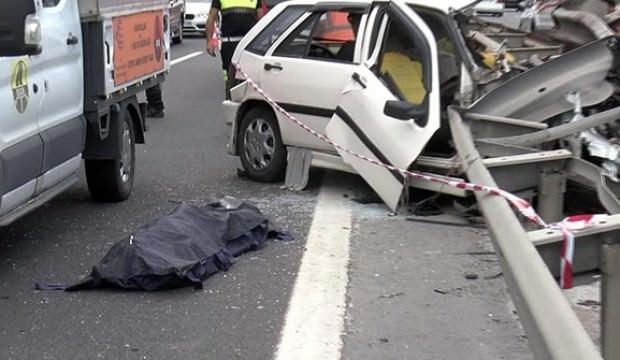 Bariyerlere giren otomobilin sürücüsü öldü