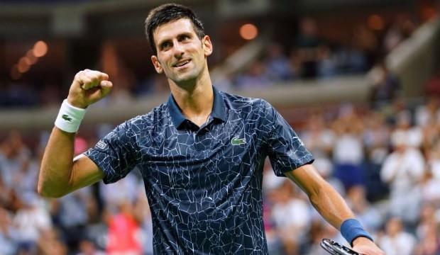 Djokovic üst üste 11. kez yarı finalde!