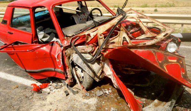 Eskişehir'de iki otomobil çarpıştı: 1 ölü, 2 yaralı