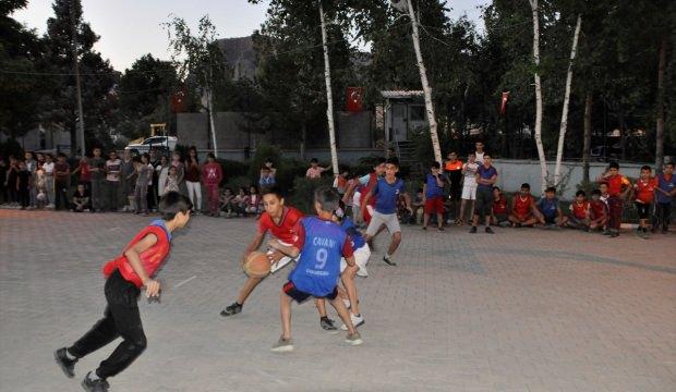 Çukurca'da yaz spor okullarının kapanışı yapıldı