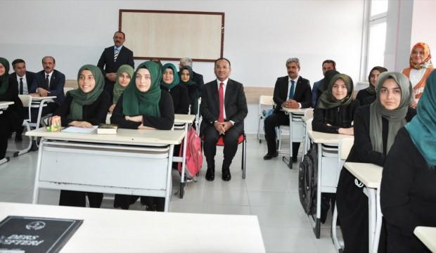 Sorgun Şehit Nusret Atmaca Kız Anadolu İmam Hatip Lisesi hizmete açıldı