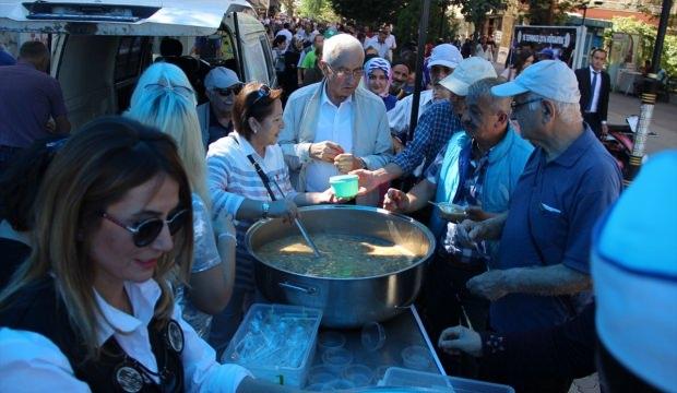 Sosyal Yardım ve Kültür Vakfı'ndan aşure ikramı