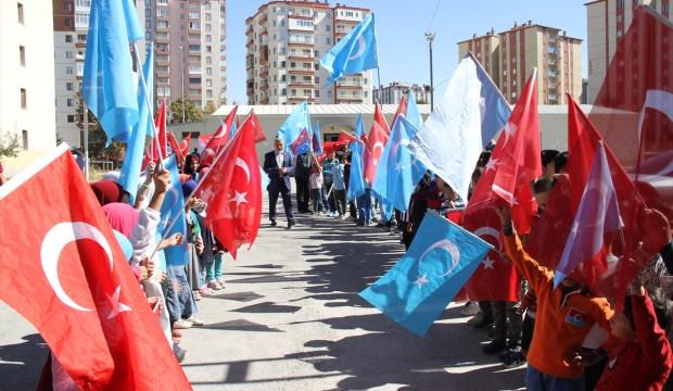 MHP İlçe Teşkilatı'ndan Doğu Türkistanlılara ziyaret