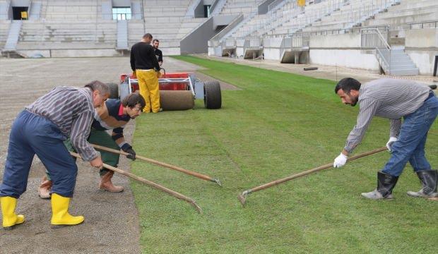 Yeni Ordu Stadı'nda çim serme işlemine başlandı