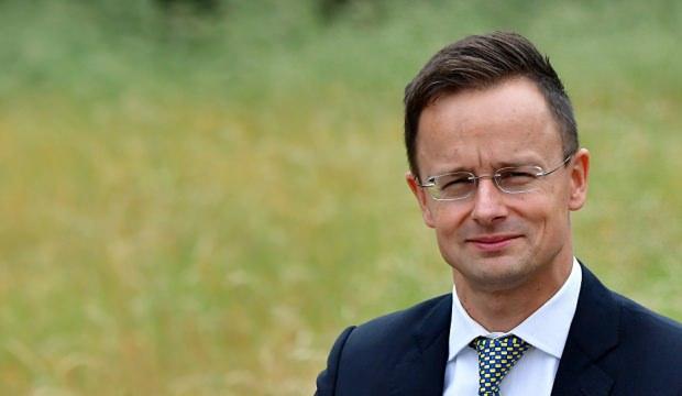 Macaristan'dan Fransa tepkisi: Sömürgeniz değiliz!