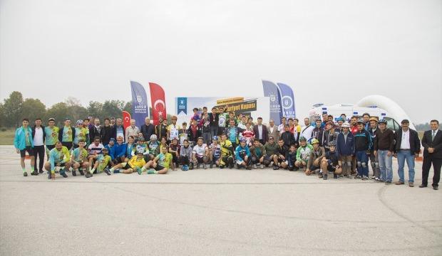 Bursa'da "Cumhuriyet Kupası Halk Bisiklet Yarışları" yapıldı