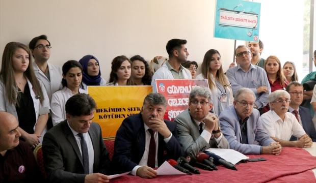 Kayseri'de sağlık çalışanlarına saldırı protesto edildi