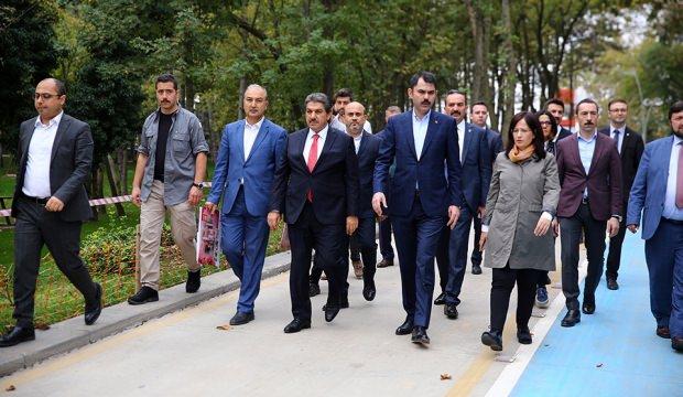 Bakan Kurum 15 Temmuz Millet Bahçesi'ni inceledi