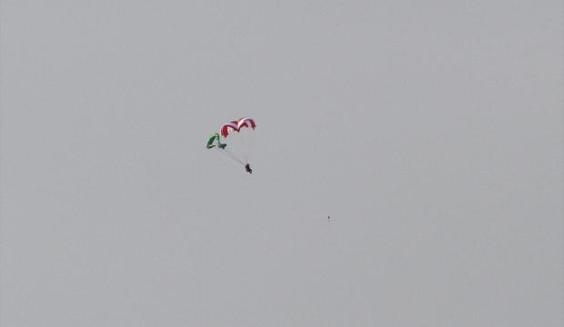 Muğla'da yamaç paraşütü pilotu denize düştü