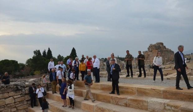 AB büyükelçileri Hierapolis antik kentini gezdi