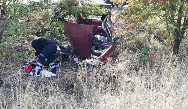 Kırşehir'de otomobil şarampole devrildi: 1 ölü, 1 yaralı
