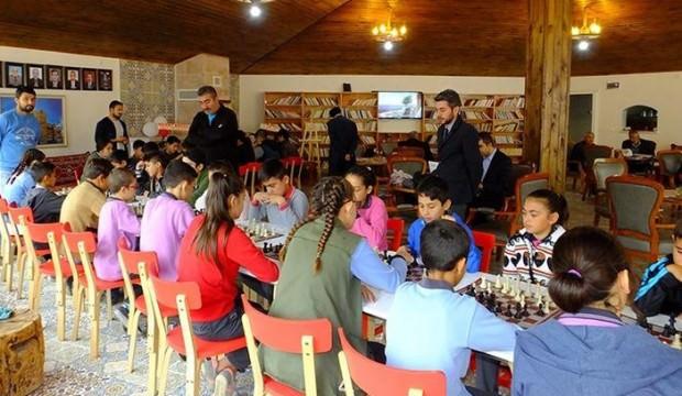 Sultanhanı'nda ortaokullar arası satranç turnuvası