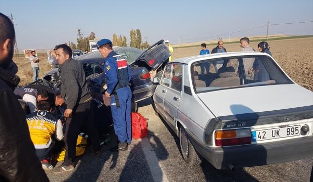 Konya'da iki otomobil çarpıştı: 1 ölü, 4 yaralı