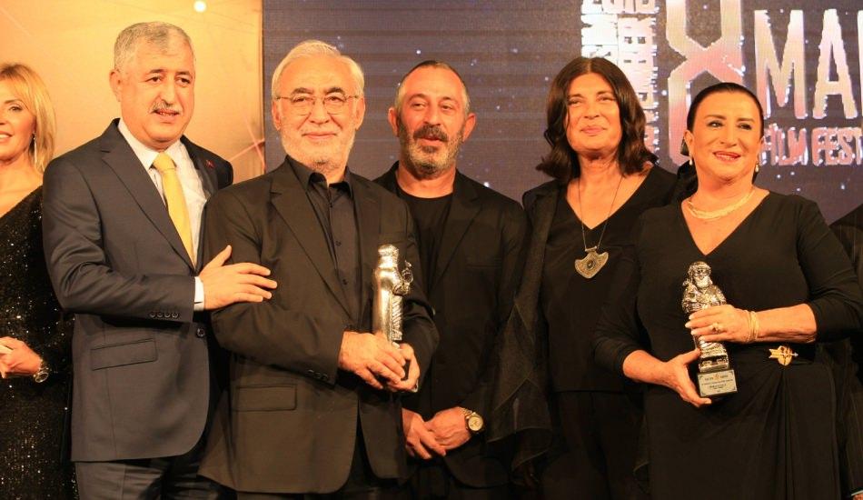 sener sen cem yilmaz in elinden onur