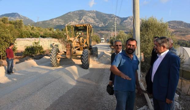 Kumluca'da mahalle yolları asfaltlanıyor