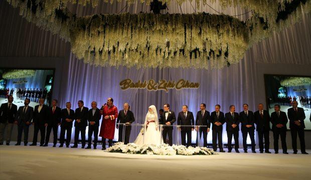 Gençlik ve Spor Bakanı Kasapoğlu, nikah şahidi oldu