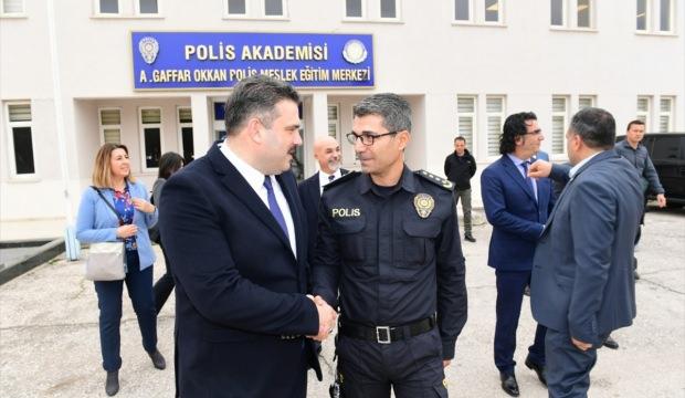 AÜ Rektörü Prof. Dr. Çomaklı'dan Diyarbakır'a ziyaret