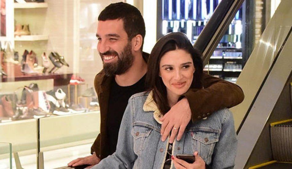 Arda ile eşi Aslıhan Turan doğum sonrası ilk kez görüntülendi