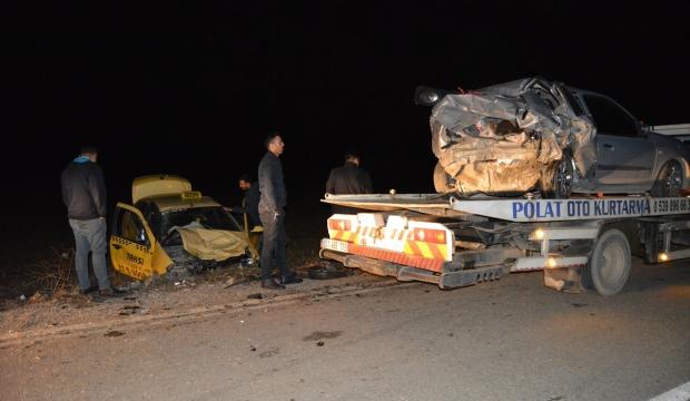 Gaziantep'te taksiyle otomobil çarpıştı: 4 yaralı