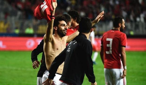 Salah minik taraftardan özür diledi!