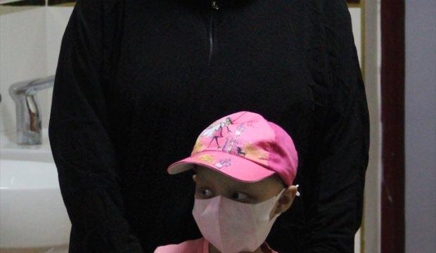 Suriyeli Emel kemik iliği nakliyle sağlığına kavuştu