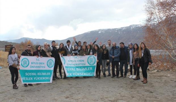 Üniversite öğrencileri Nemrut Kalderasını temizledi