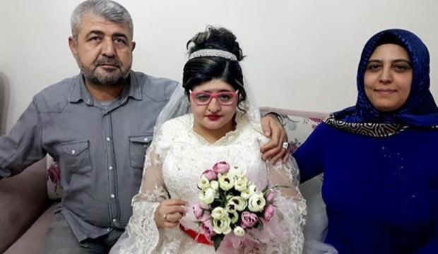 Engelli kızları için 'damatsız' düğün yaptılar