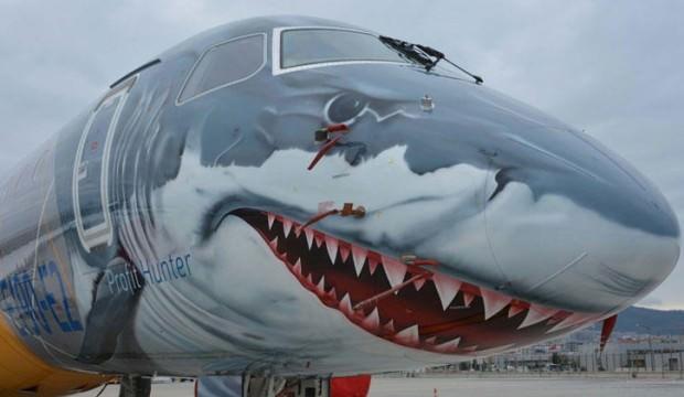 Köpek balığı görünümlü uçak İstanbul'da