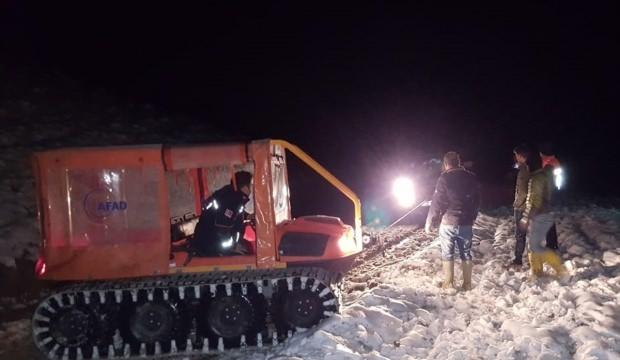 Burdur'da karda mahsur kalan işçiler kurtarıldı